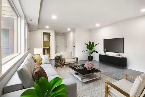 $7,000 | 4 Susan Court, White Plains, NY 10605