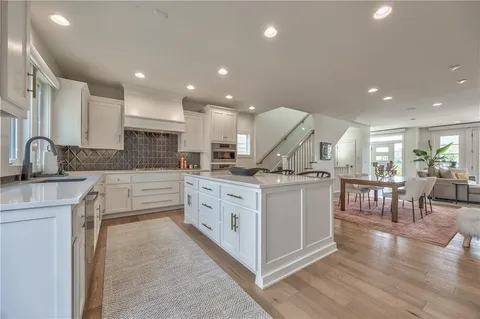 $999,900 | 732 West 45th Street, Kansas City, MO 64111