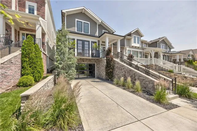 $999,900 | 732 West 45th Street, Kansas City, MO 64111