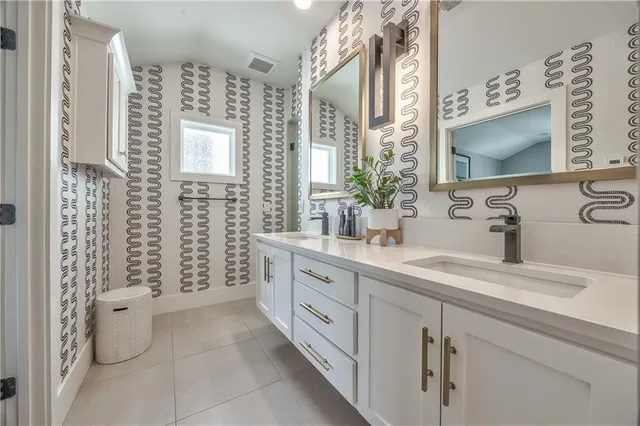 $999,900 | 732 West 45th Street, Kansas City, MO 64111