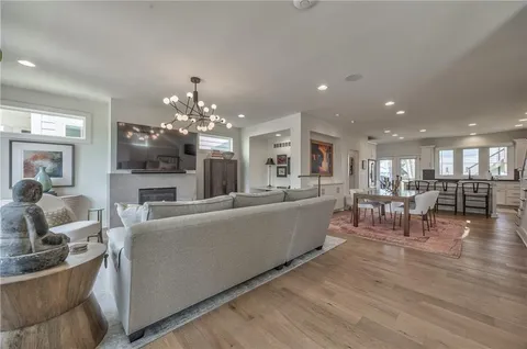 $999,900 | 732 West 45th Street, Kansas City, MO 64111