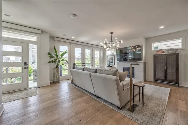 $999,900 | 732 West 45th Street, Kansas City, MO 64111