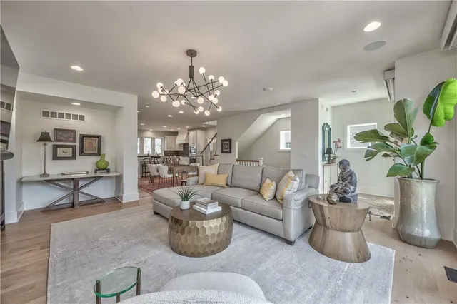 $999,900 | 732 West 45th Street, Kansas City, MO 64111