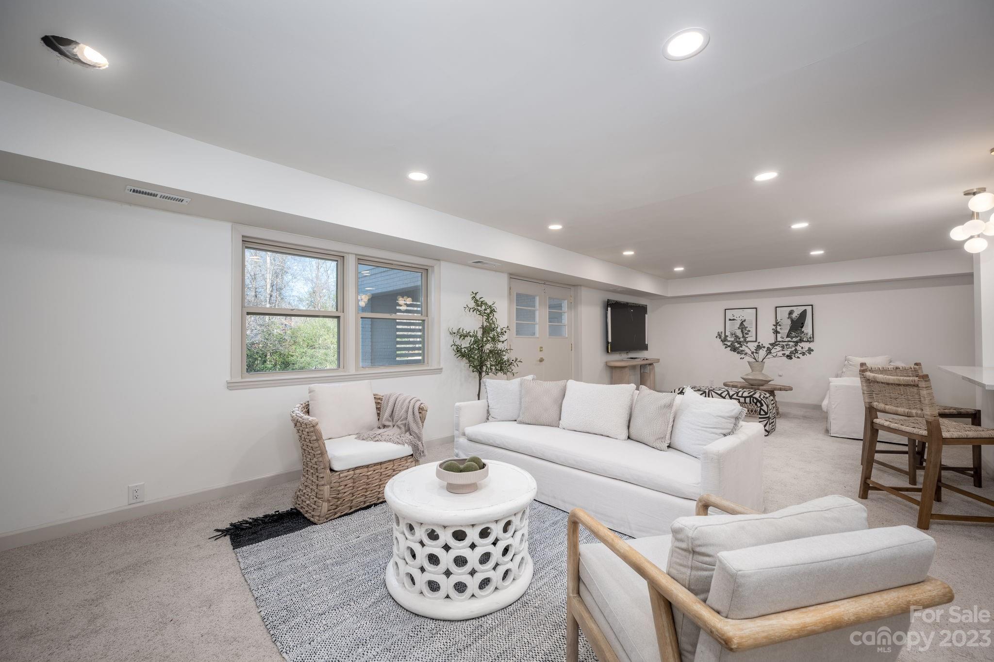 501 Boyce Road Charlotte, NC 28211 - Photo 20 of 34 Gallery Image 20