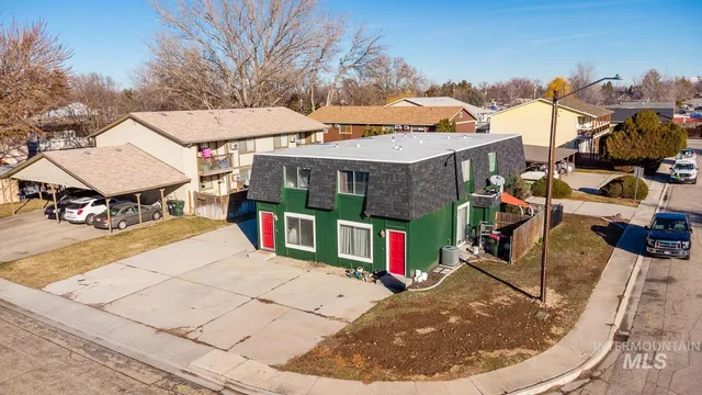 $899,990 | 700 West Idaho Avenue, Meridian, ID 83642