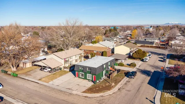 $899,990 | 700 West Idaho Avenue, Meridian, ID 83642