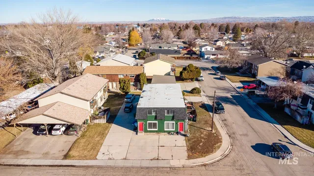 $899,990 | 700 West Idaho Avenue, Meridian, ID 83642