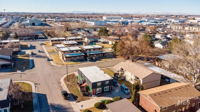 $899,990 | 700 West Idaho Avenue, Meridian, ID 83642