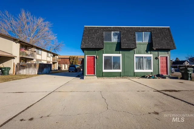 $899,990 | 700 West Idaho Avenue, Meridian, ID 83642