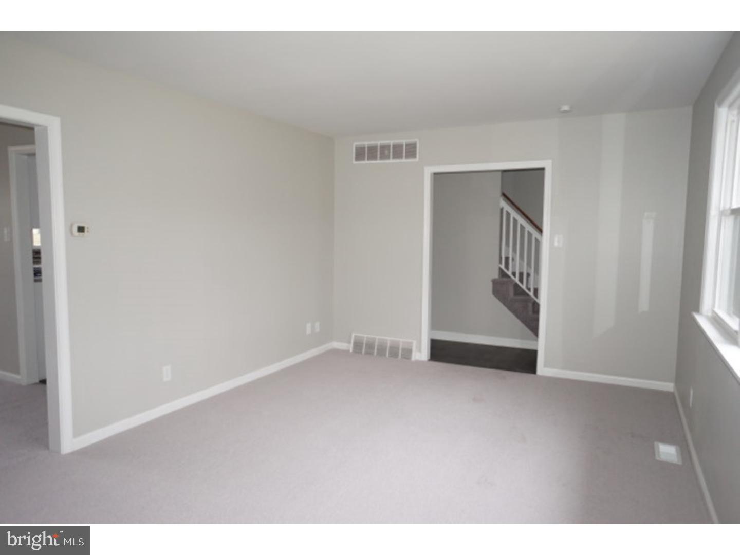 84 Democrat Road Mickleton, NJ 08056 - Photo 5 of 23 Living Room