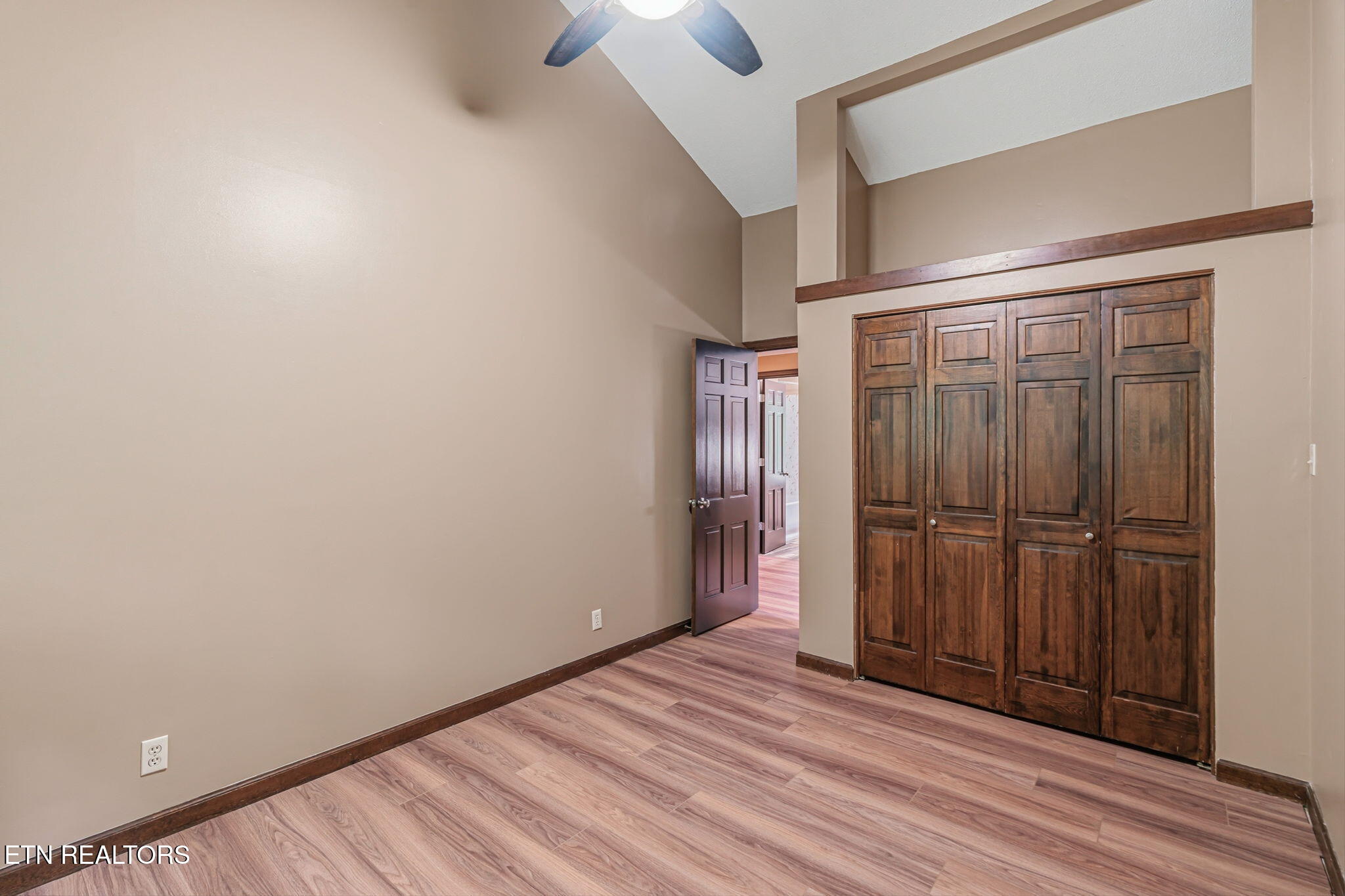 138 Newell Lane Oak Ridge, TN 37830 - Photo 22 of 51 138 Newell Ln - Bedroom 1 (2)