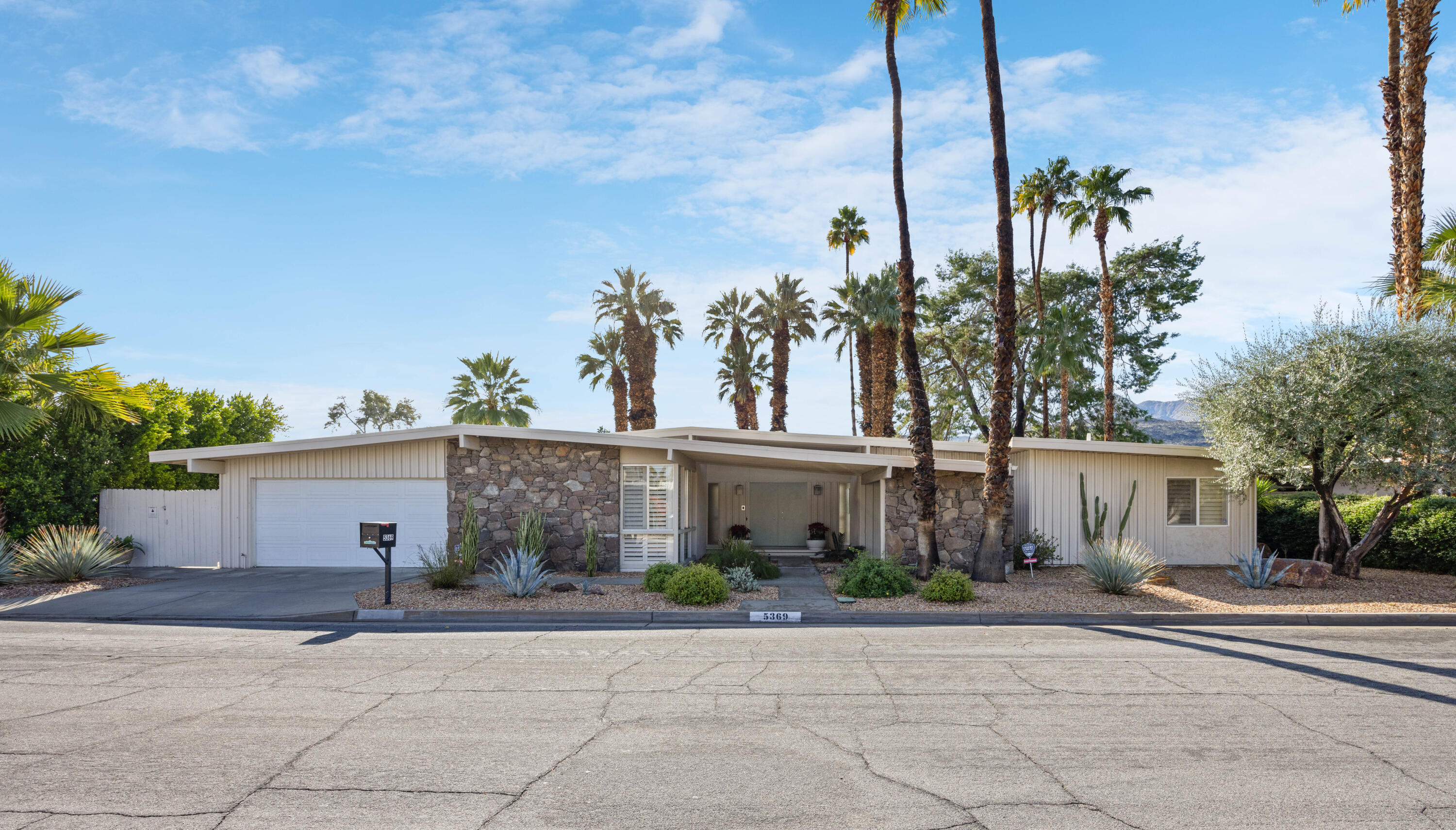 5369 East Lakeside Dr  