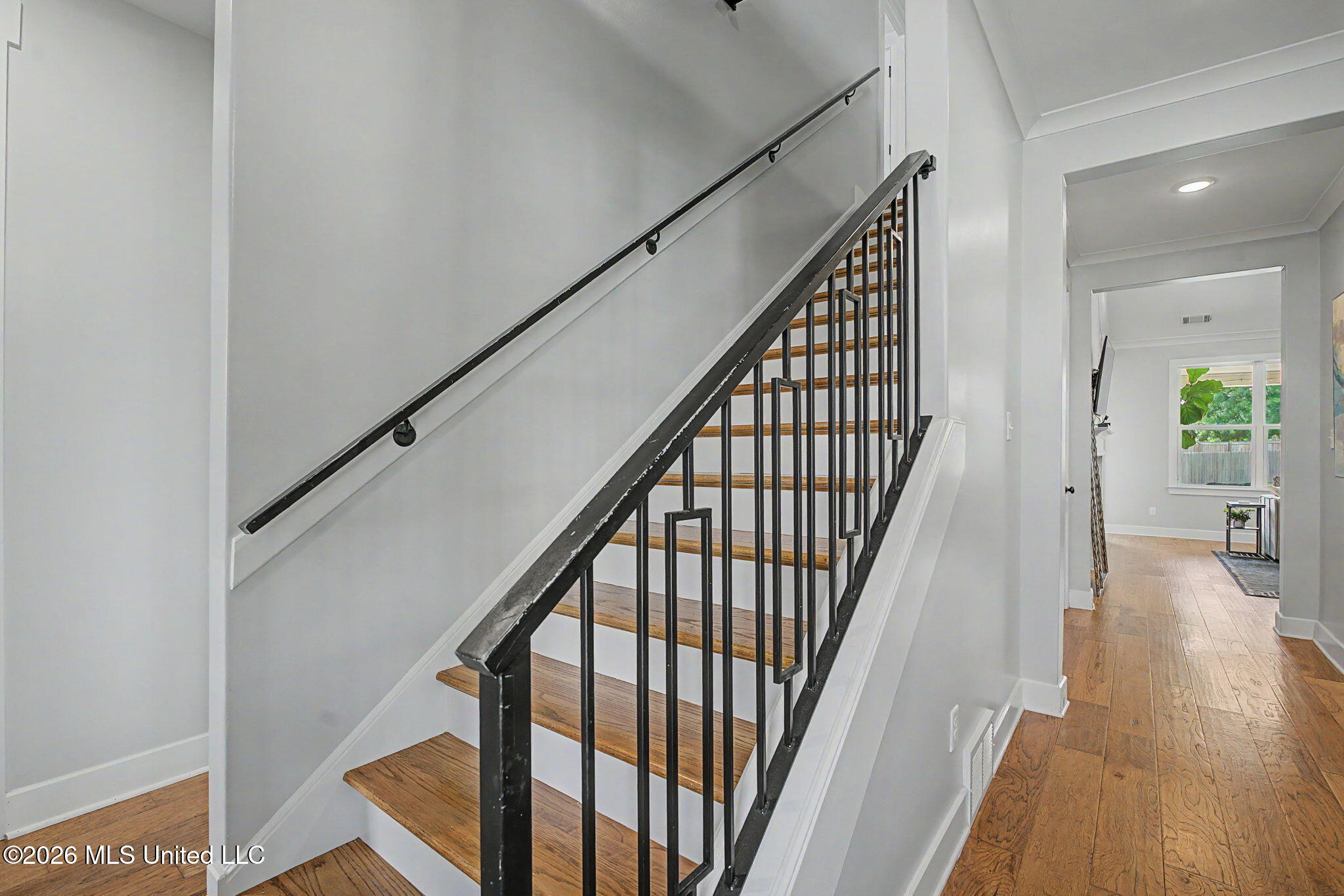 13910 Highlands Crest Loop Olive Branch, MS 38654 - Photo 37 of 58 Wood Treads