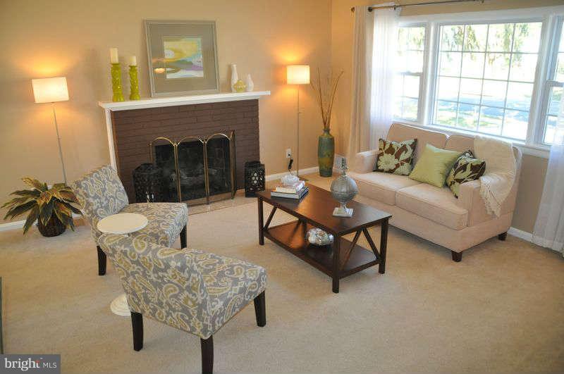 306 Tapawingo Road Southwest Vienna, VA 22180 - Photo 2 of 18 Living Room