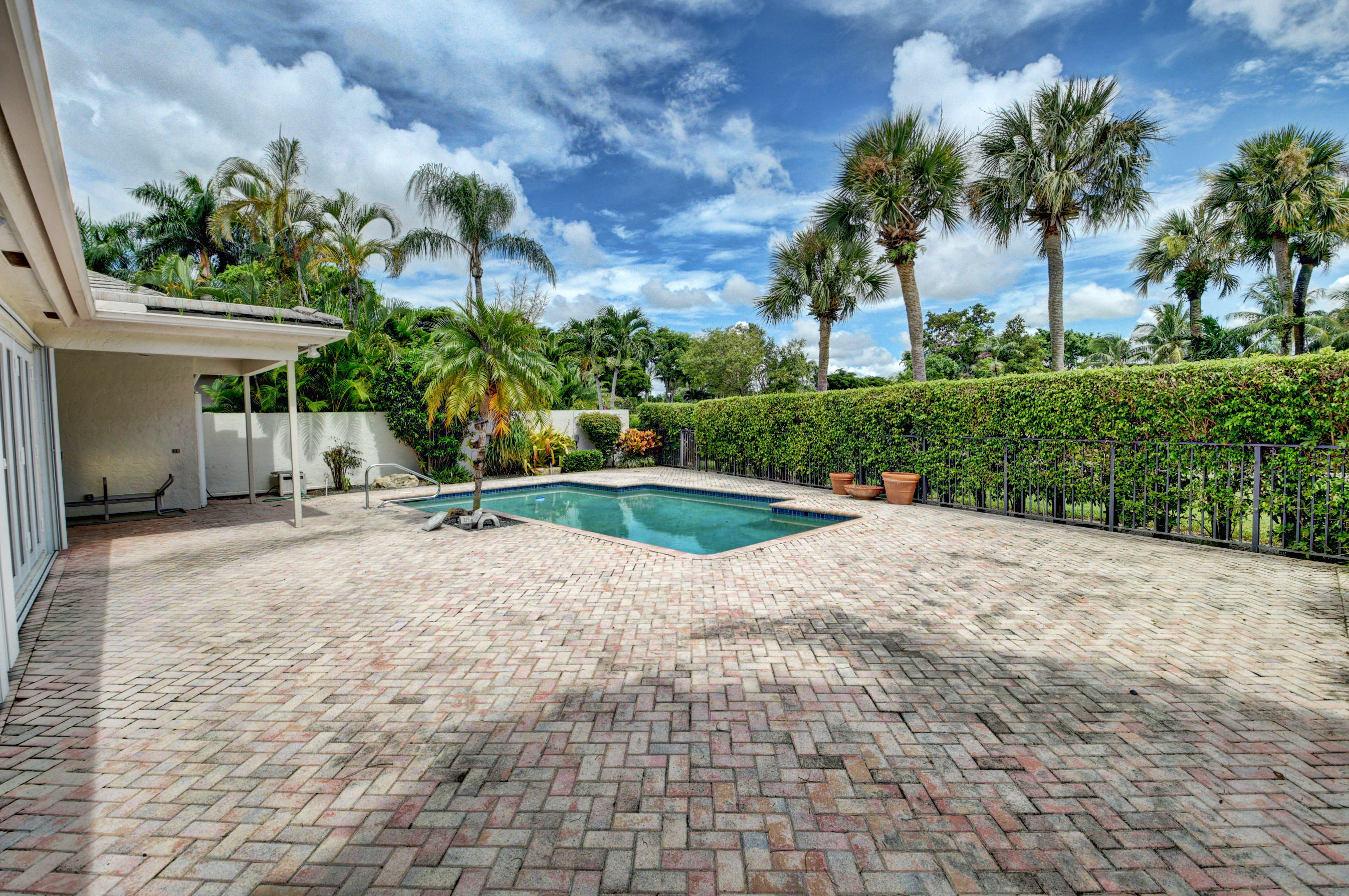 7599 Rexford Road Boca Raton, FL 33434 - Photo 39 of 92 Pool Area