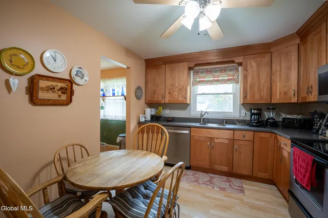 $399,900 | 27 Bellevue Street, Bethlehem, NY 12158