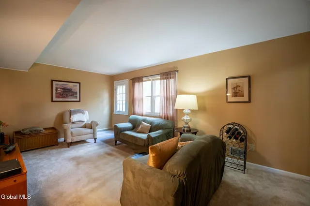 $399,900 | 27 Bellevue Street, Bethlehem, NY 12158