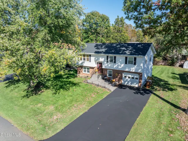 $399,900 | 27 Bellevue Street, Bethlehem, NY 12158