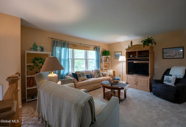 $399,900 | 27 Bellevue Street, Bethlehem, NY 12158