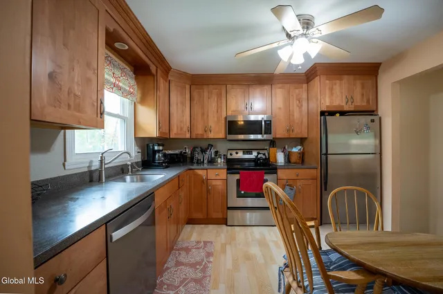 $399,900 | 27 Bellevue Street, Bethlehem, NY 12158