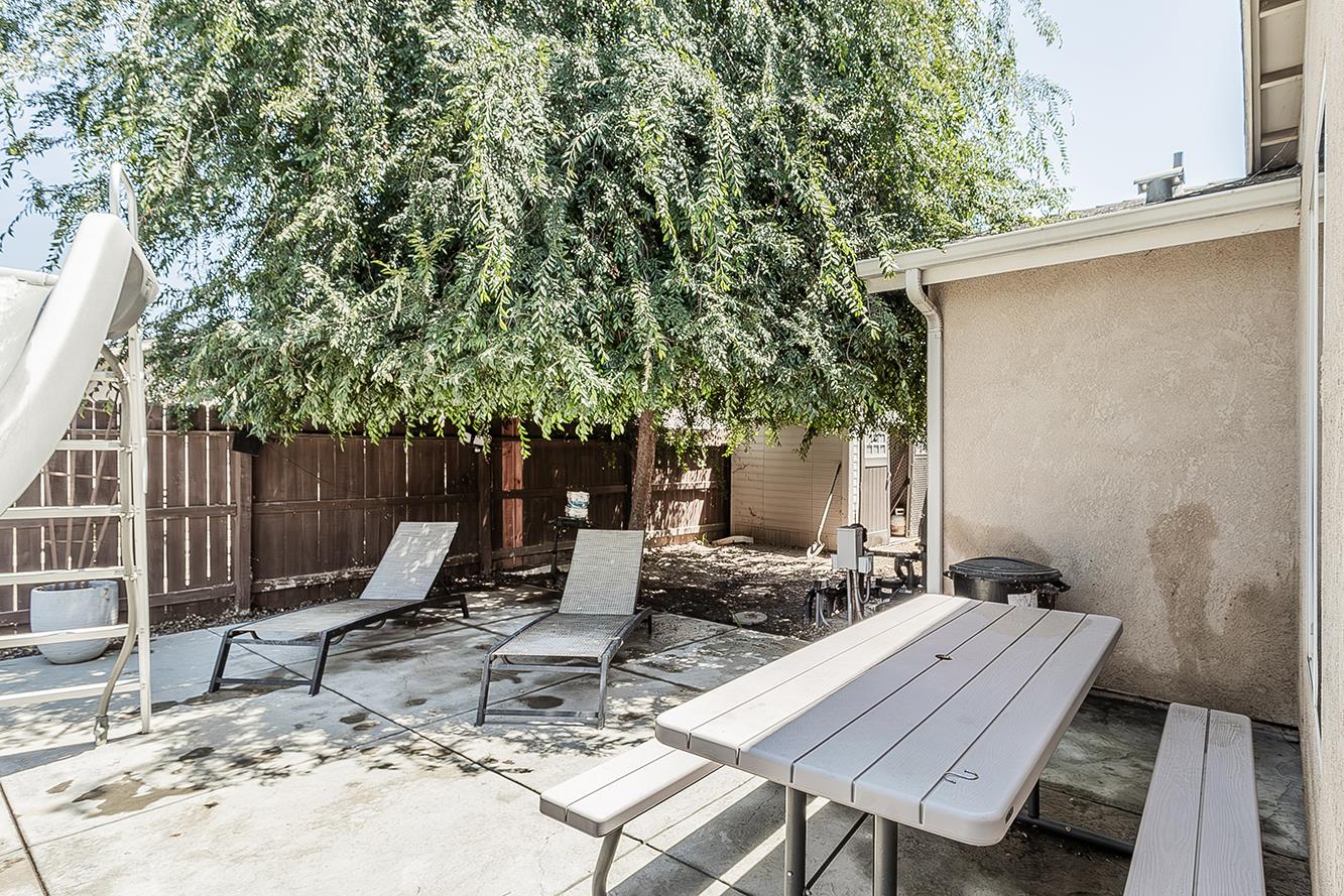 180 East Carpenter Avenue Reedley, CA 93654 - Photo 30 of 40