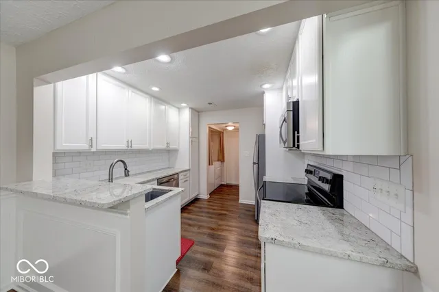 $247,500 | 6419 Bayside S Drive, Indianapolis, IN 46250