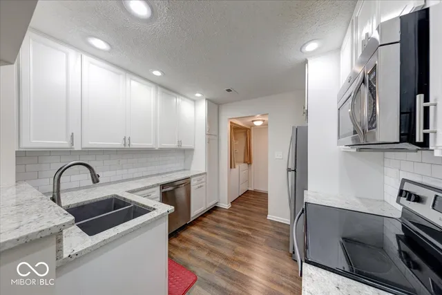 $247,500 | 6419 Bayside S Drive, Indianapolis, IN 46250