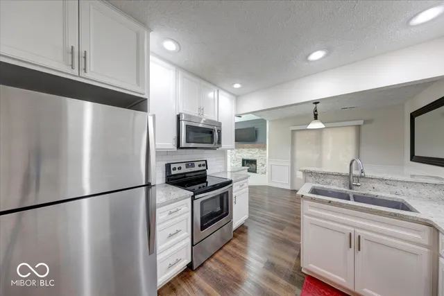 $247,500 | 6419 Bayside S Drive, Indianapolis, IN 46250