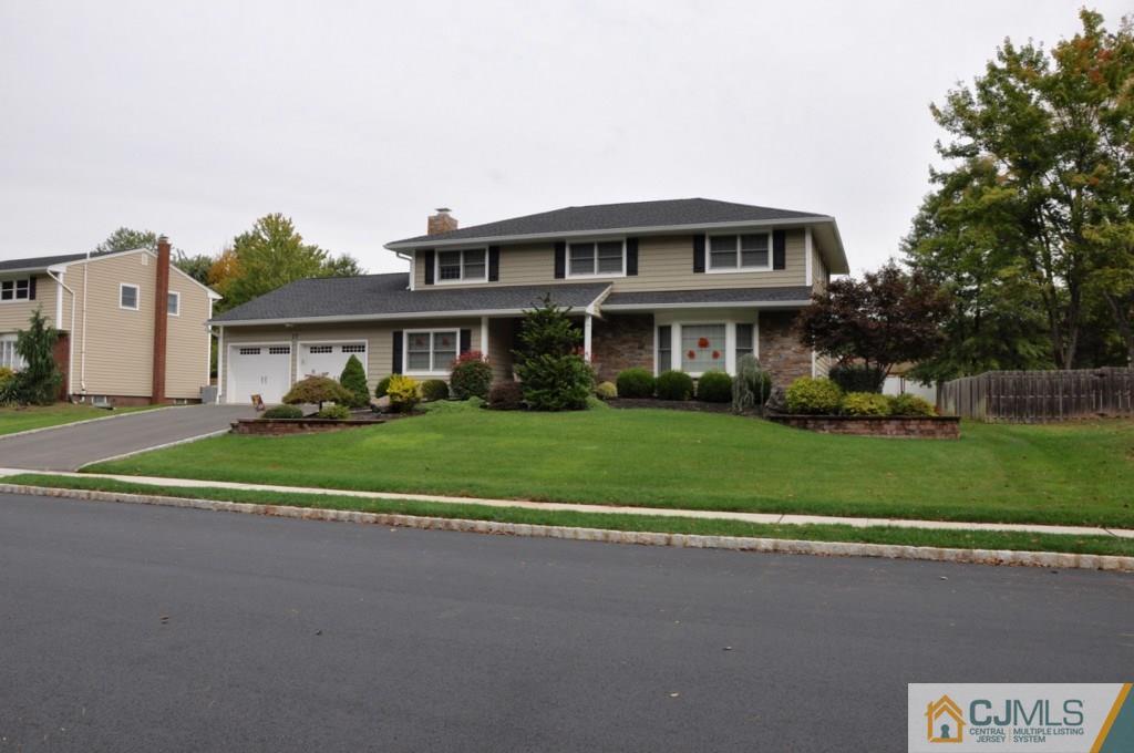 17 Woodmere Road North Brunswick, NJ 08902 - Photo 2 of 25 Gallery Image 2