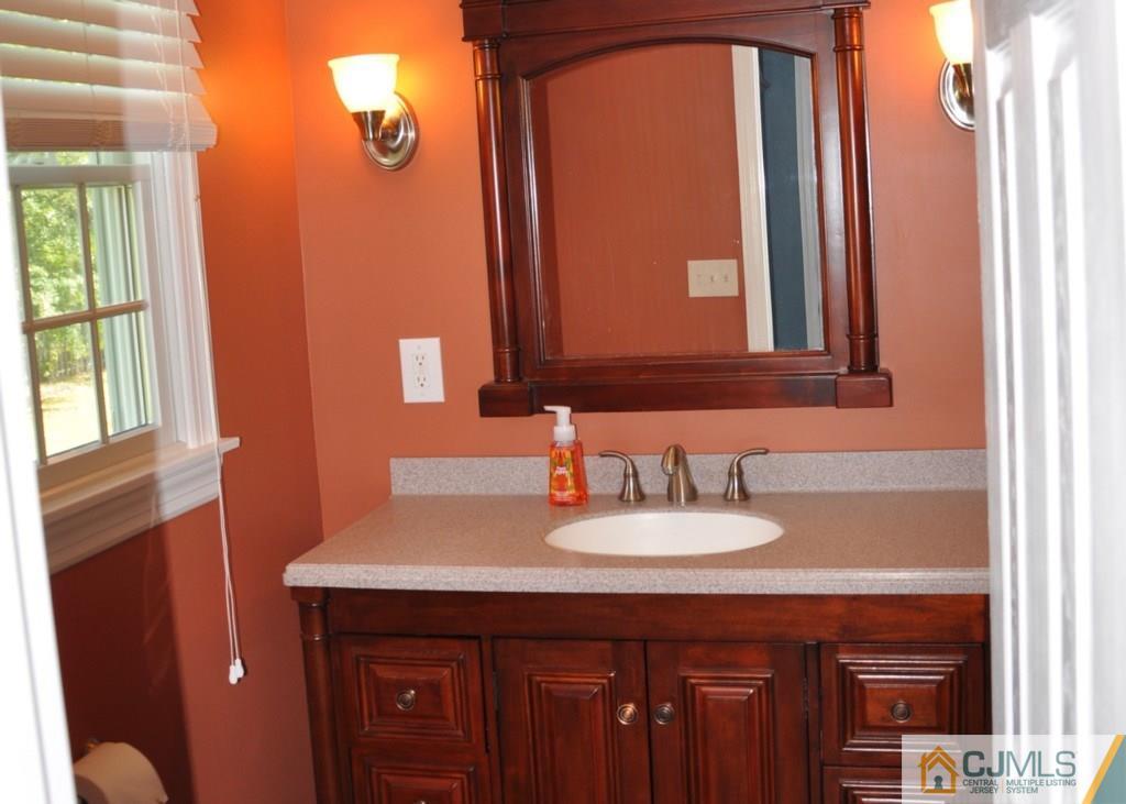 17 Woodmere Road North Brunswick, NJ 08902 - Photo 16 of 25 Gallery Image 16