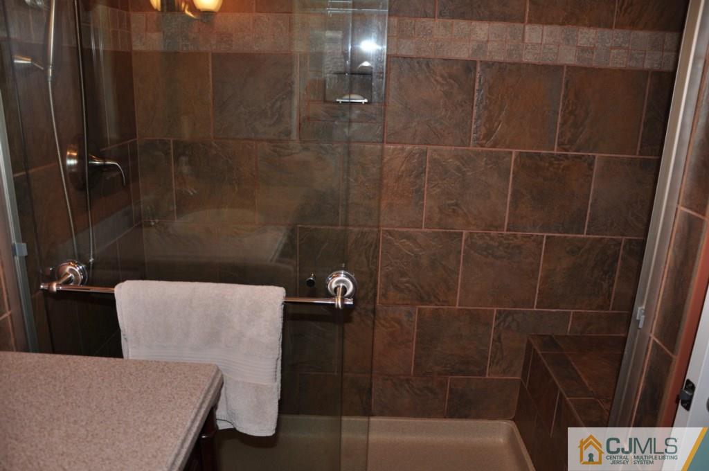 17 Woodmere Road North Brunswick, NJ 08902 - Photo 17 of 25 Gallery Image 17