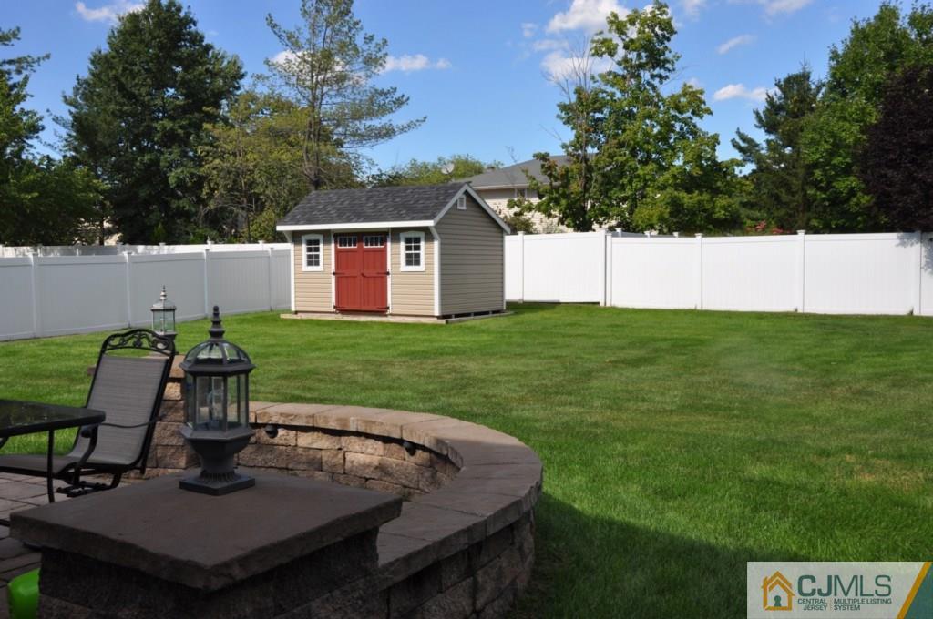 17 Woodmere Road North Brunswick, NJ 08902 - Photo 3 of 25 Gallery Image 3