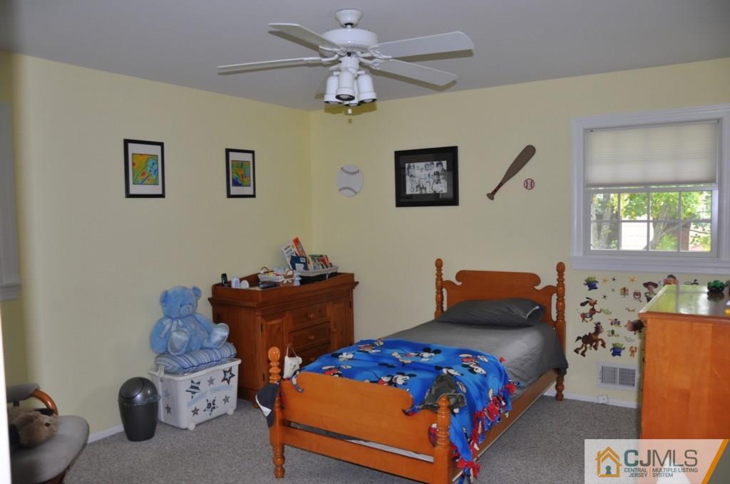 17 Woodmere Road North Brunswick, NJ 08902 - Photo 23 of 25 Gallery Image 23