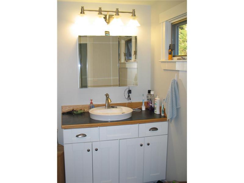 135 Harrington Cove Road St. George, ME 04859 - Photo 13 of 27 Bathroom.