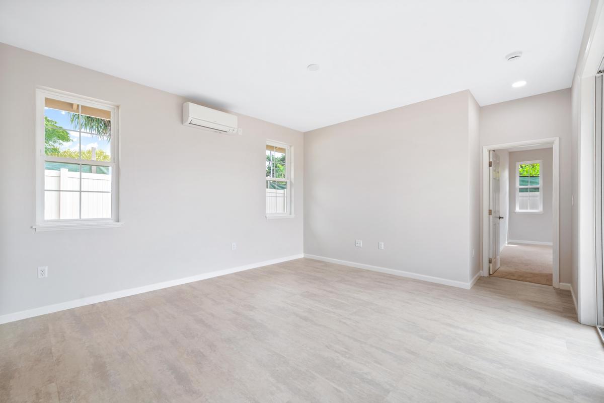 75-3744 Leialii Loop Kailua-Kona, HI 96740 - Photo 9 of 10 an empty room with windows