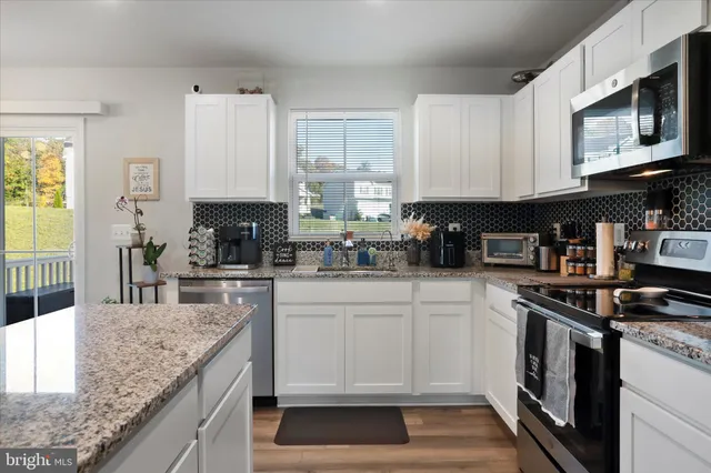 $2,100 | 206 Spring Place, Strasburg, VA 22657