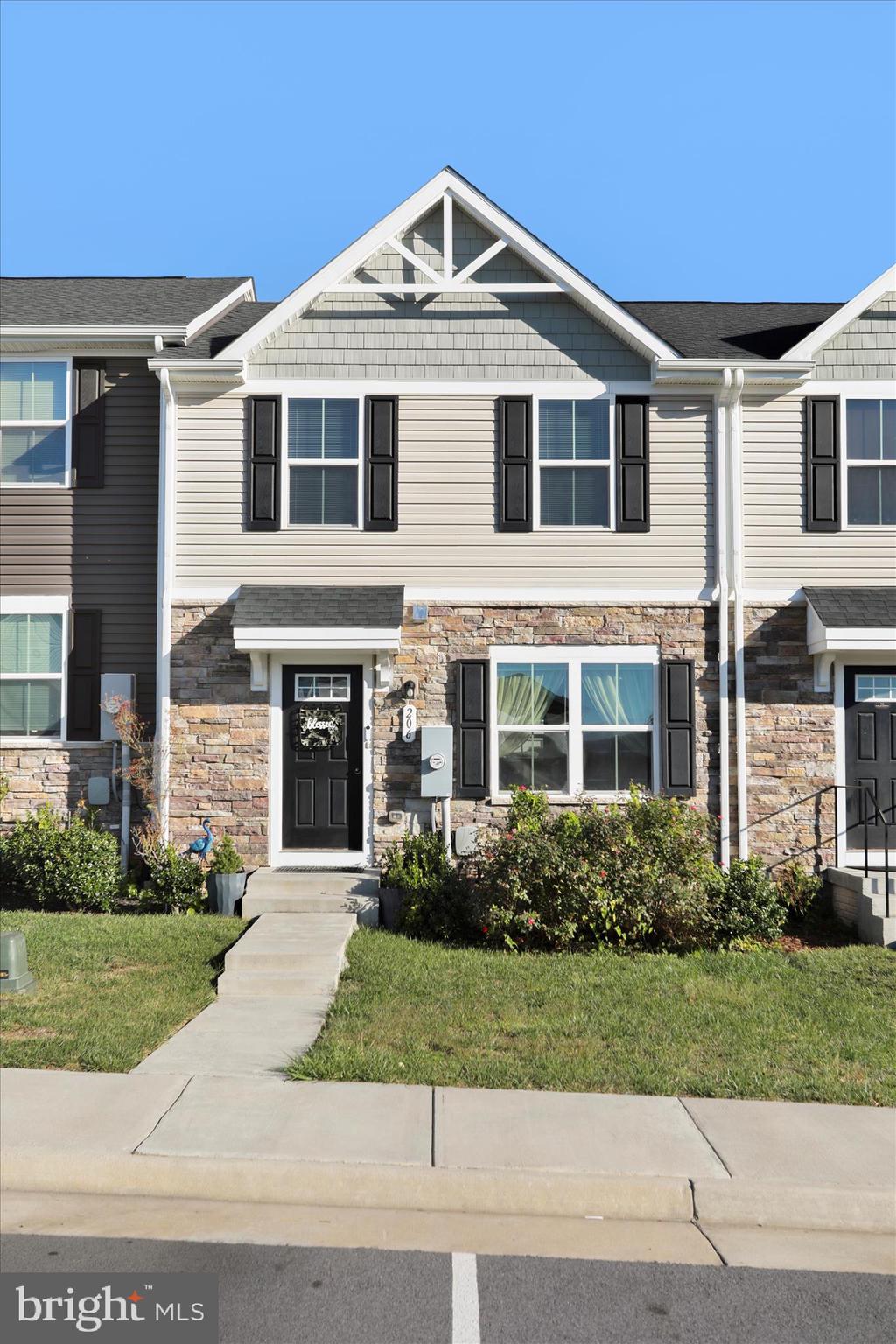 206 Spring Place Strasburg, VA 22657 - Photo 2 of 30