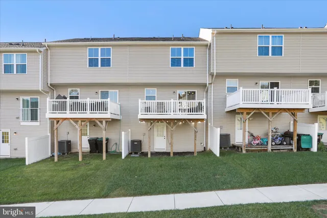 $2,100 | 206 Spring Place, Strasburg, VA 22657