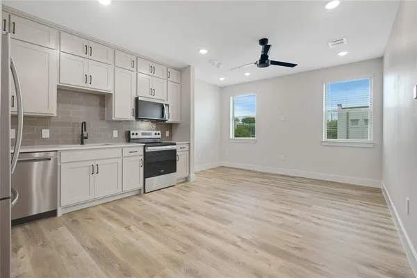 $1,650 | 408 Foch Street, Unit 200, Fort Worth, TX 76107