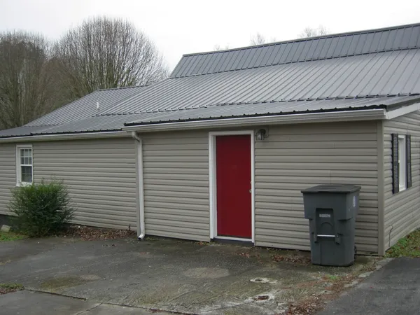 $1,500 | 121 Warren Street, McMinnville, TN 37110