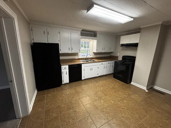 $1,500 | 121 Warren Street, McMinnville, TN 37110