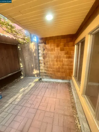 a view of empty room with window