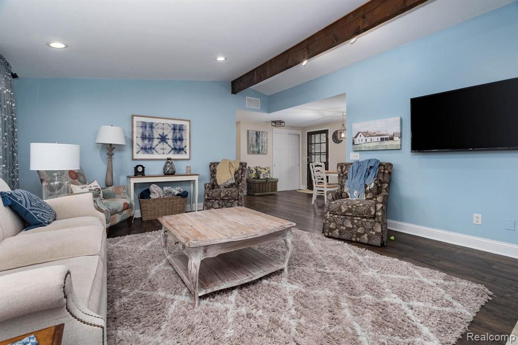 210 Donegal Drive Rochester Hills, MI 48309 - Photo 10 of 48