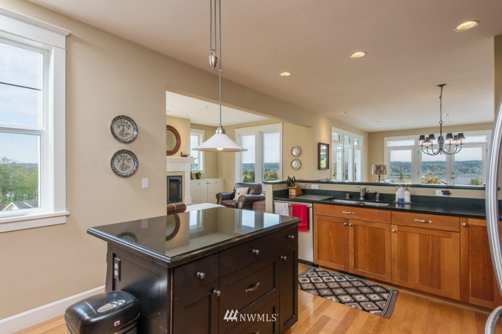 6843 Southwest Maury Park Road Vashon, WA 98070 - Photo 11 of 15 Gallery Image 11