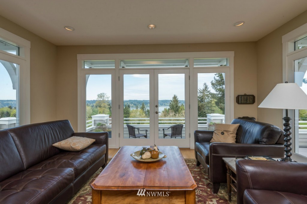 6843 Southwest Maury Park Road Vashon, WA 98070 - Photo 8 of 15 Gallery Image 8