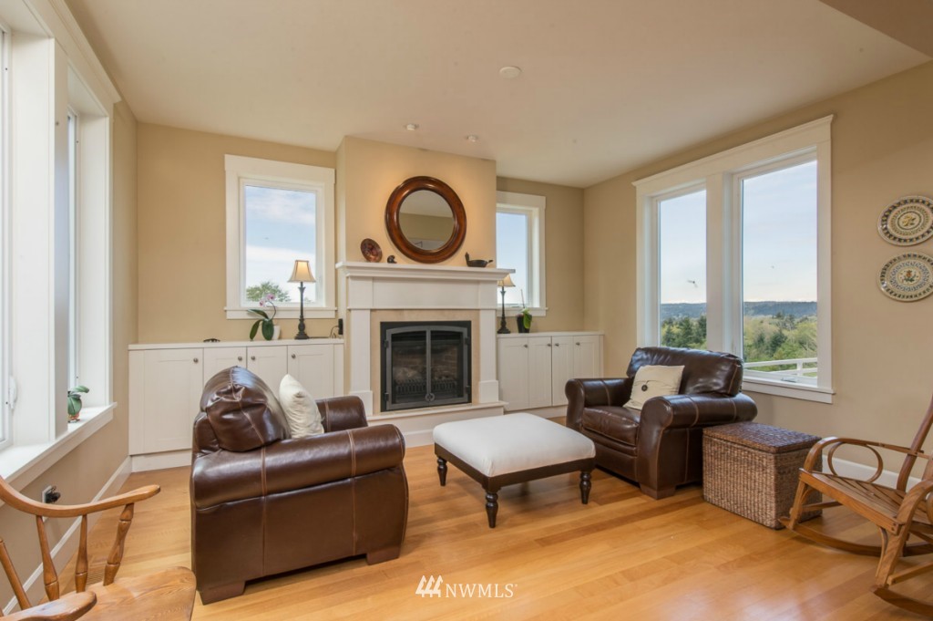 6843 Southwest Maury Park Road Vashon, WA 98070 - Photo 9 of 15 Gallery Image 9