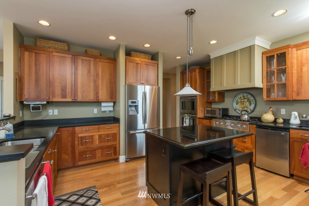 6843 Southwest Maury Park Road Vashon, WA 98070 - Photo 10 of 15 Gallery Image 10
