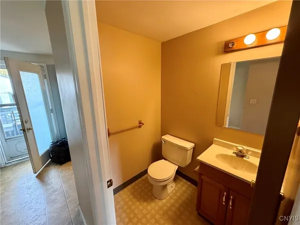 $1,695 | 1336 Westcott Street, Unit 2, Syracuse, NY 13210