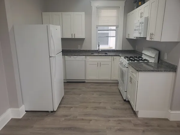 $2,000 | 738 Washington Street, Unit 29, Norwood, MA 02062