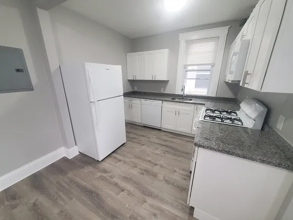 $2,000 | 738 Washington Street, Unit 29, Norwood, MA 02062